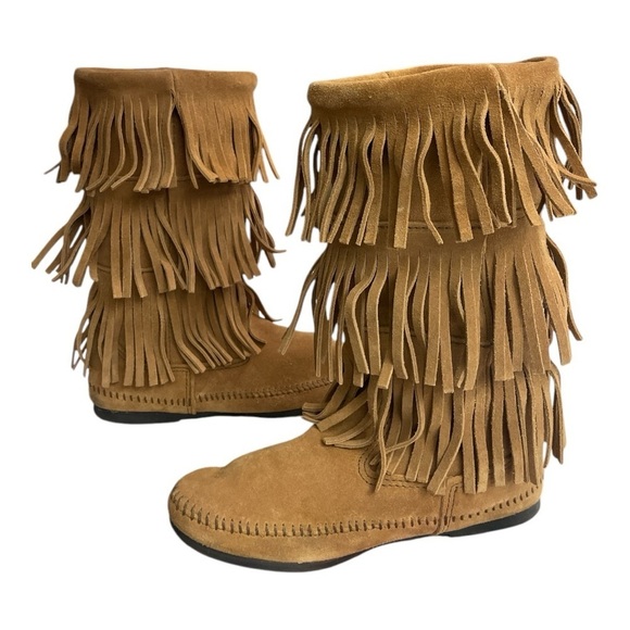 Minnetonka Women's 8- Brown leather 3 Layer Fringe Boot Moccasin Mid Calf Boots - Picture 5 of 11